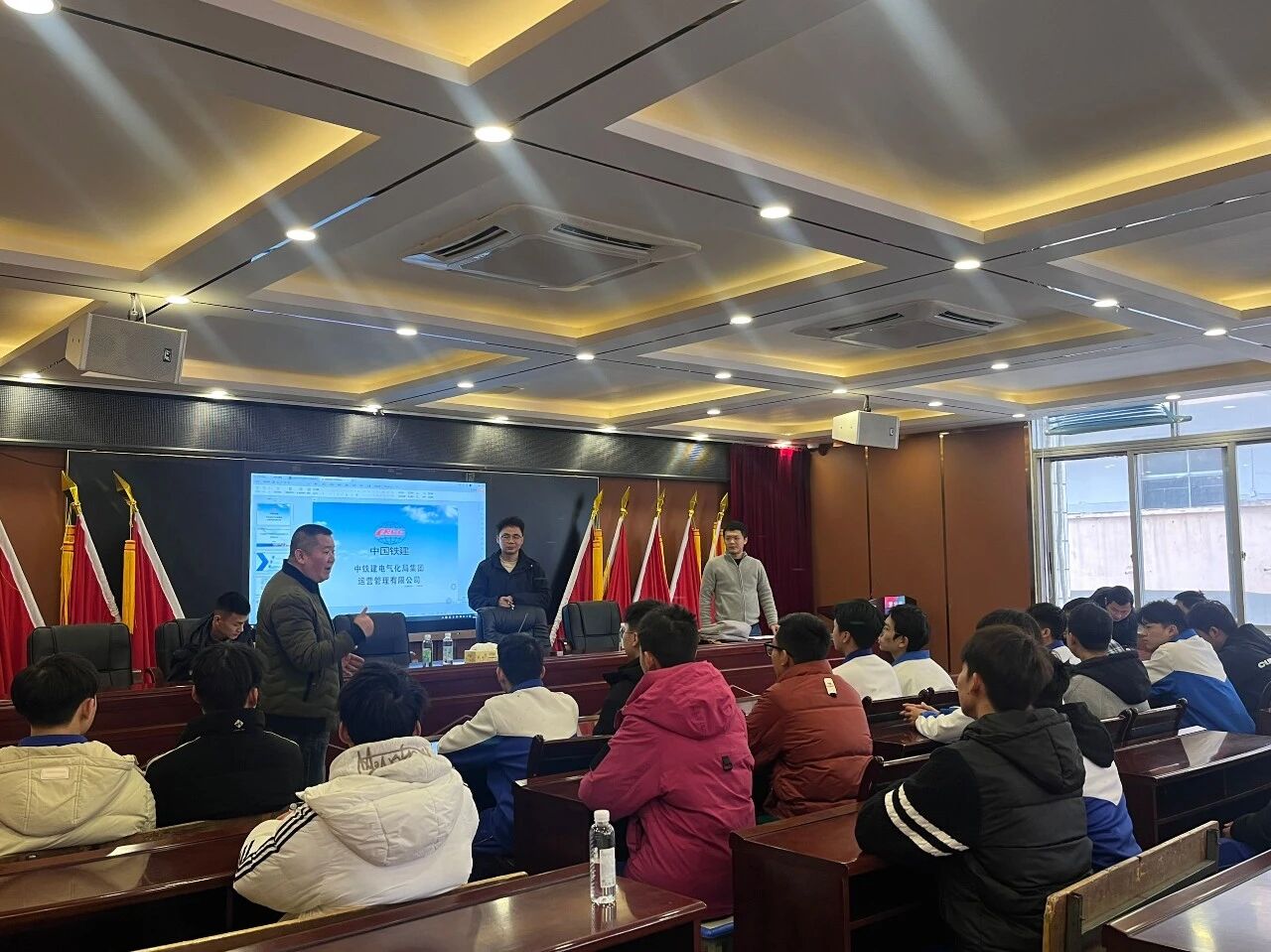 校园招聘 | 多家国企联袂揽才，学校学子就业迎来“开门红”